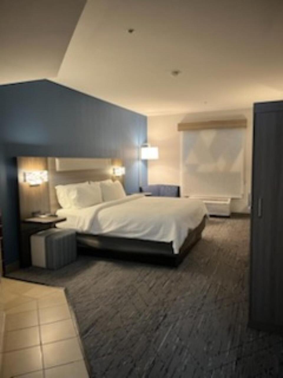 Holiday Inn Express Hotel & Suites Loveland By Ihg Exterior photo