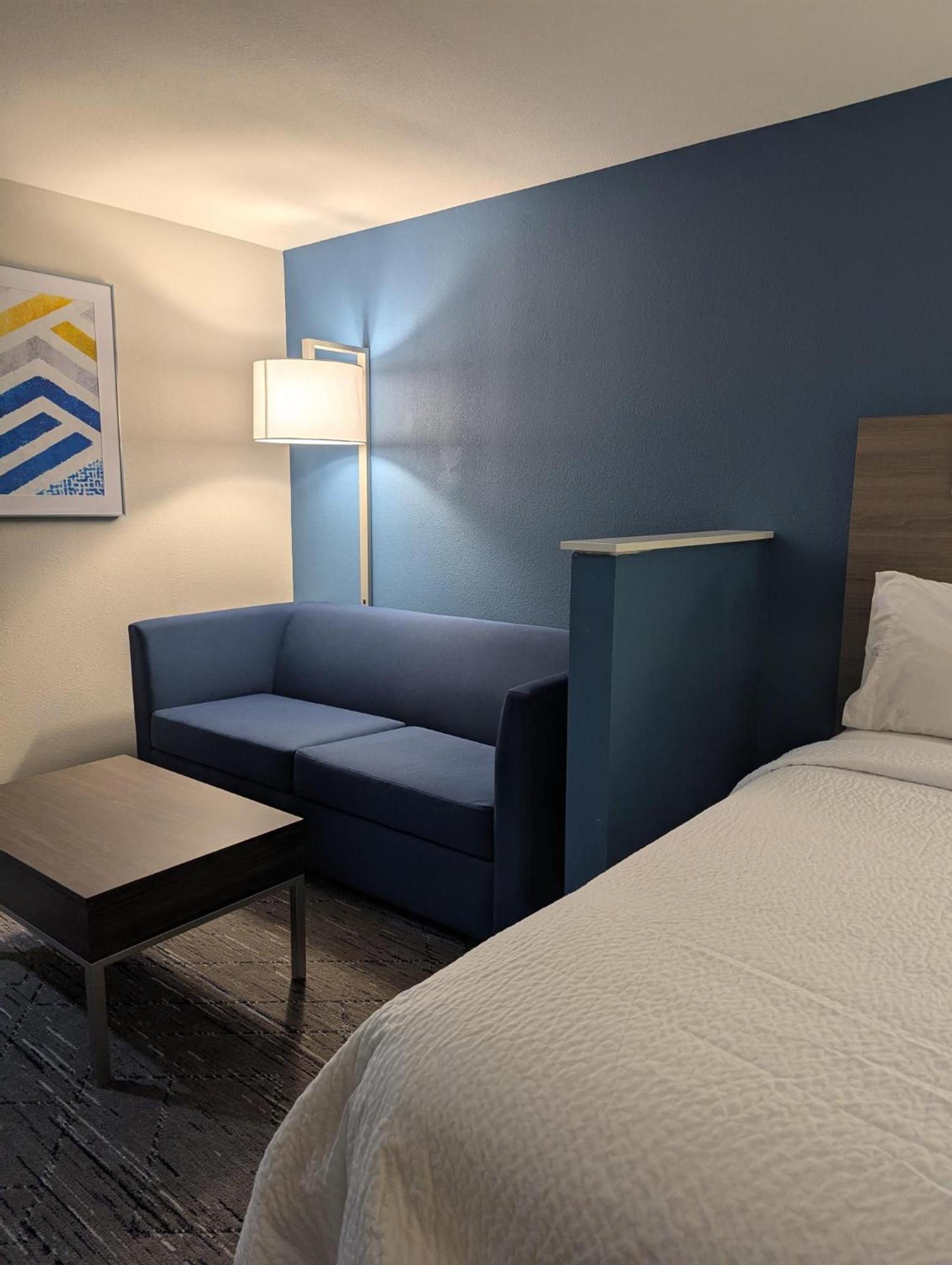 Holiday Inn Express Hotel & Suites Loveland By Ihg Exterior photo