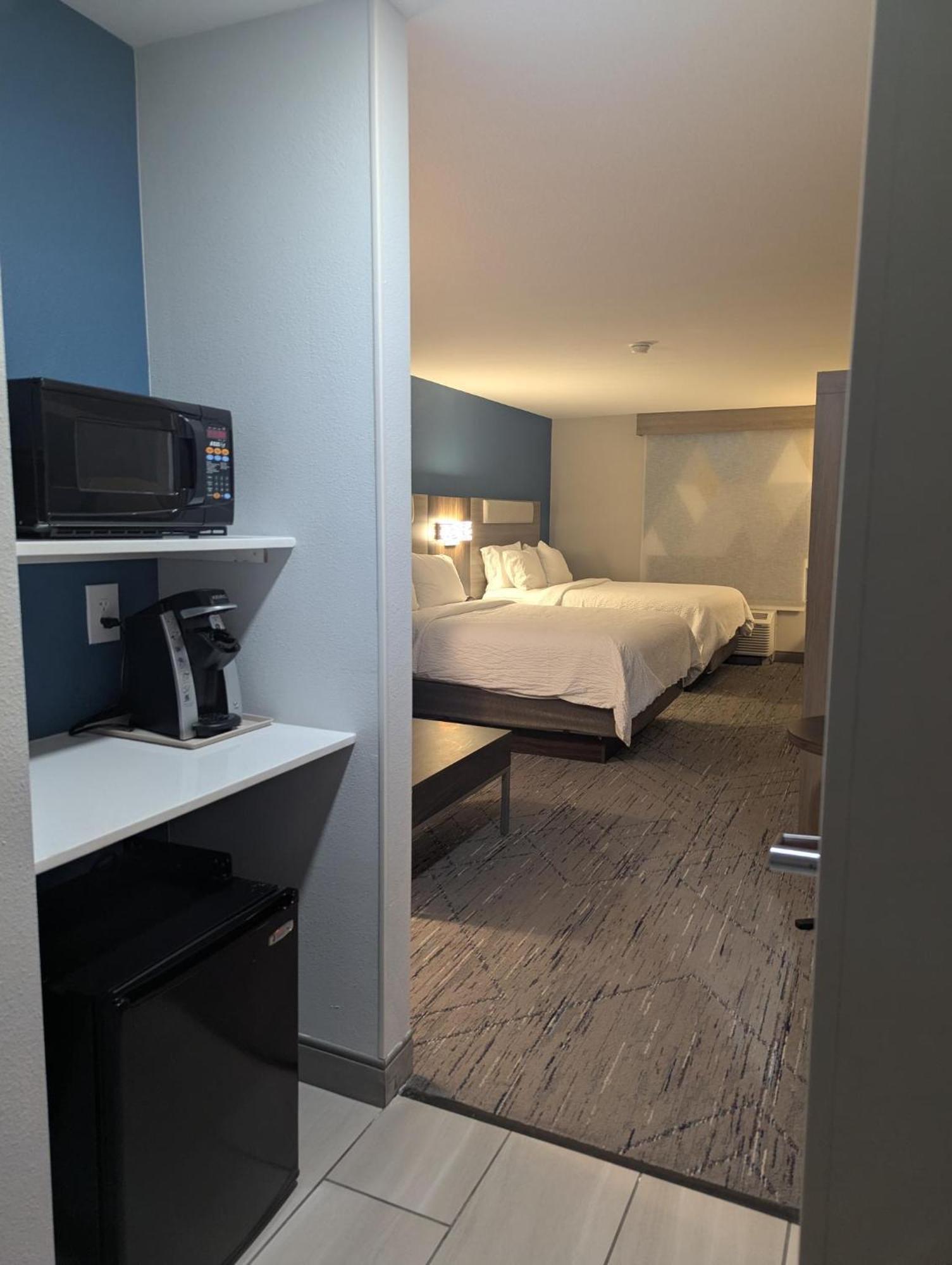 Holiday Inn Express Hotel & Suites Loveland By Ihg Exterior photo