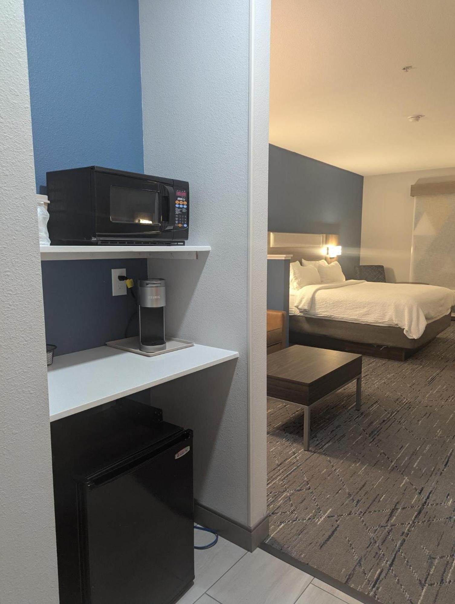 Holiday Inn Express Hotel & Suites Loveland By Ihg Exterior photo