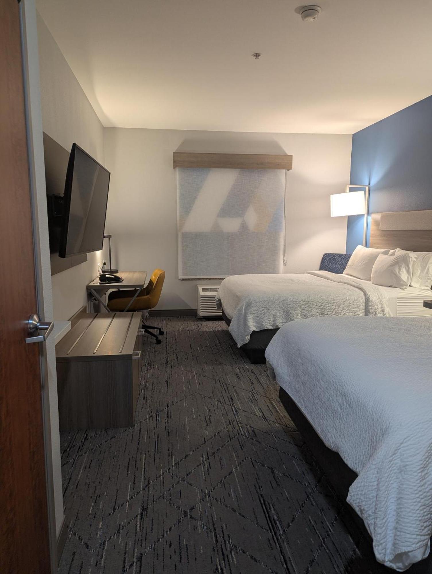 Holiday Inn Express Hotel & Suites Loveland By Ihg Exterior photo