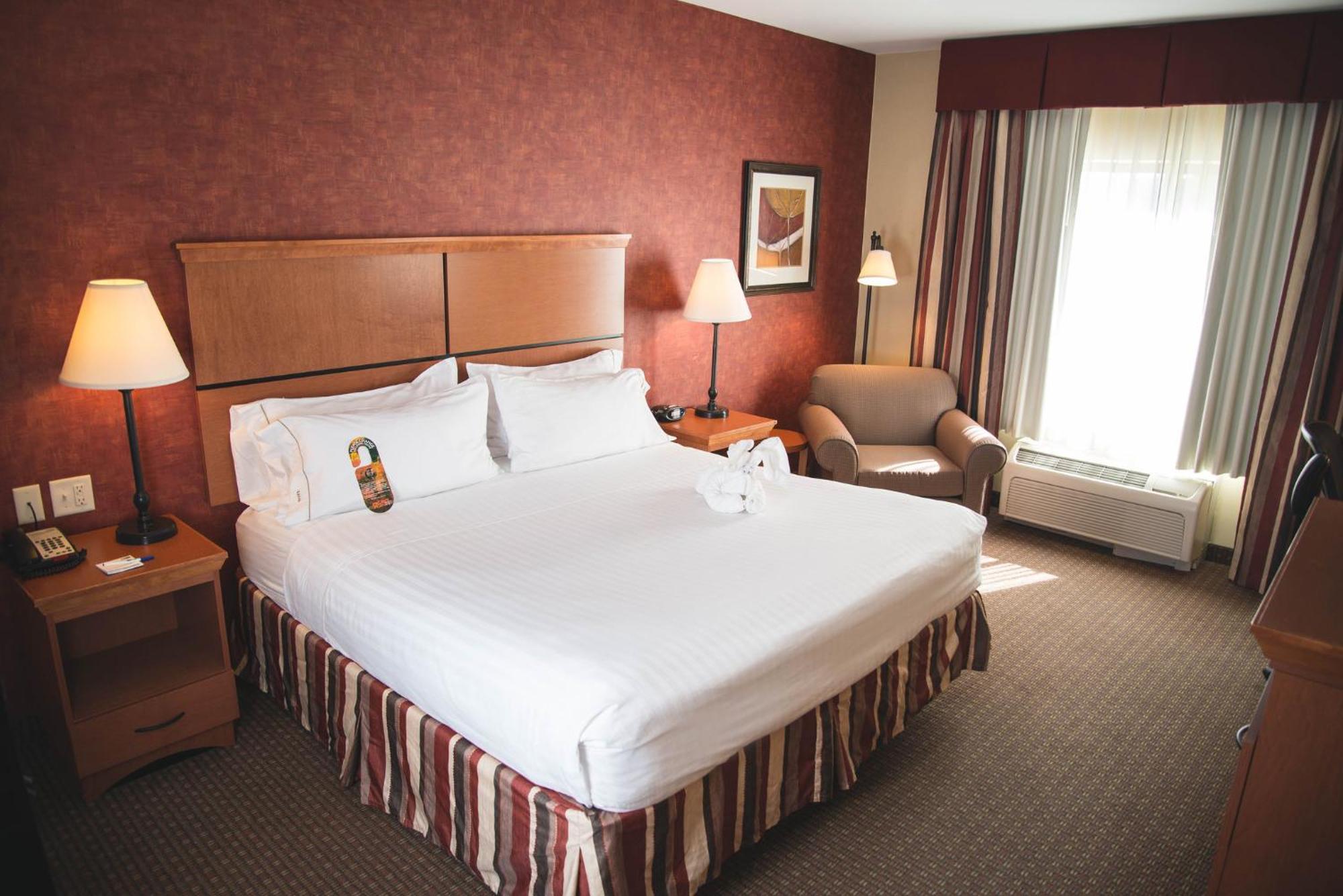 Holiday Inn Express Hotel & Suites Loveland By Ihg Exterior photo