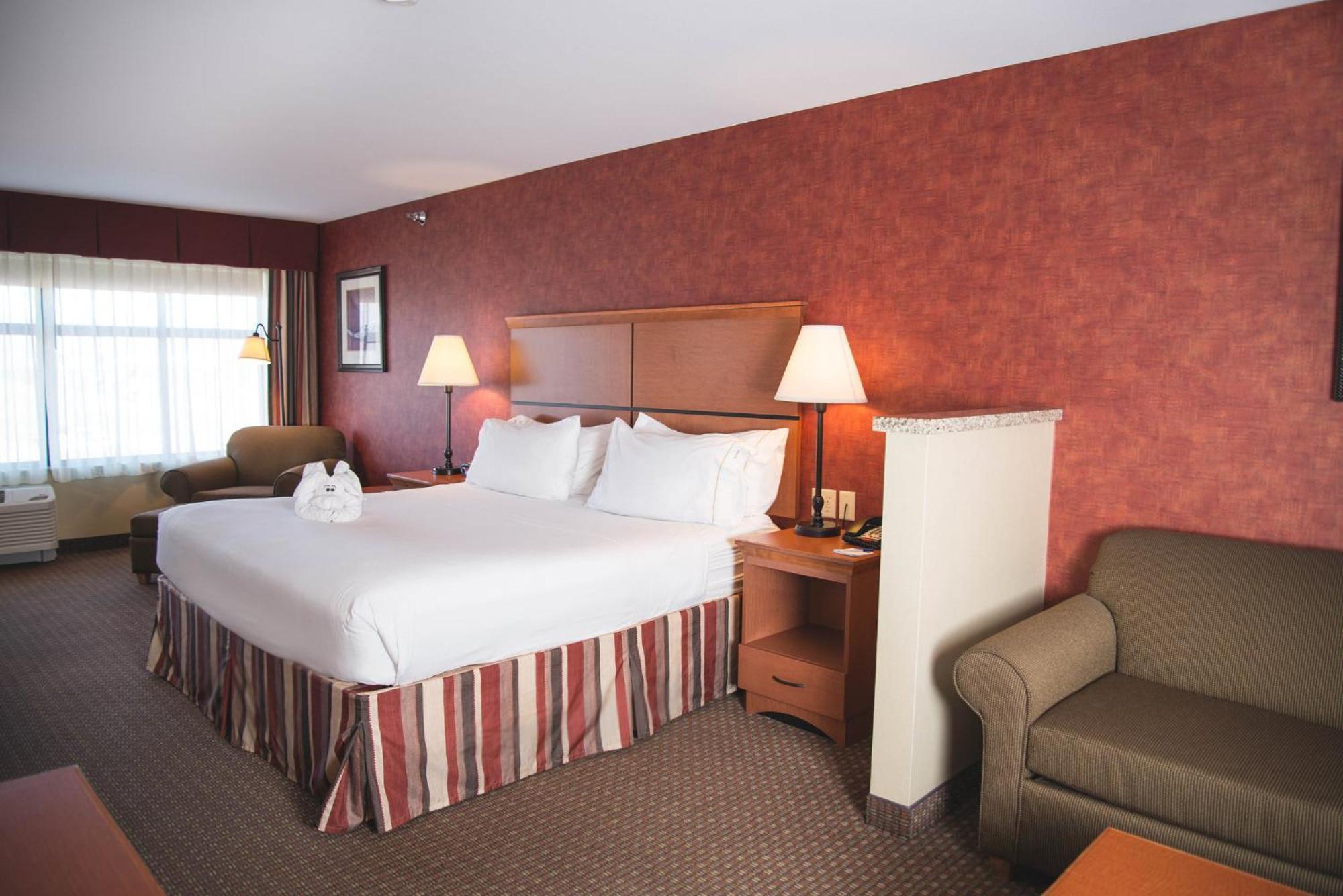 Holiday Inn Express Hotel & Suites Loveland By Ihg Exterior photo